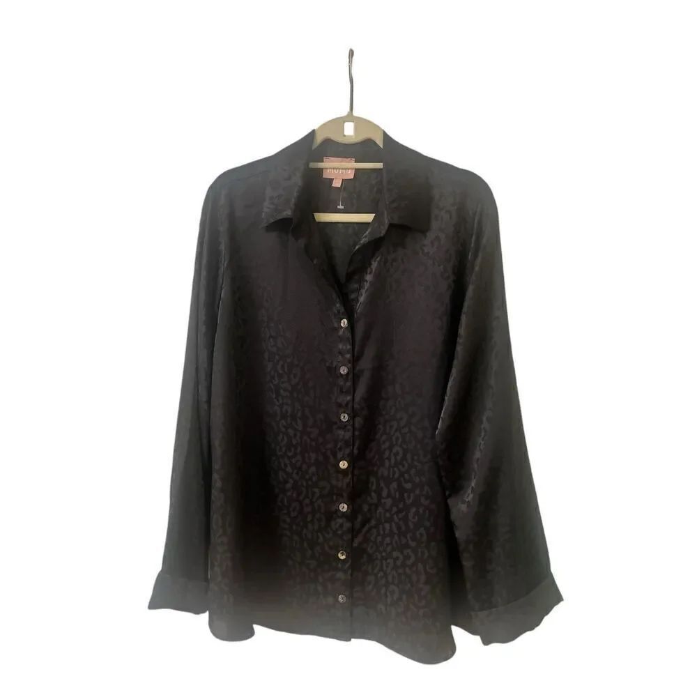 Mumu blouse black on black animal print sz Large